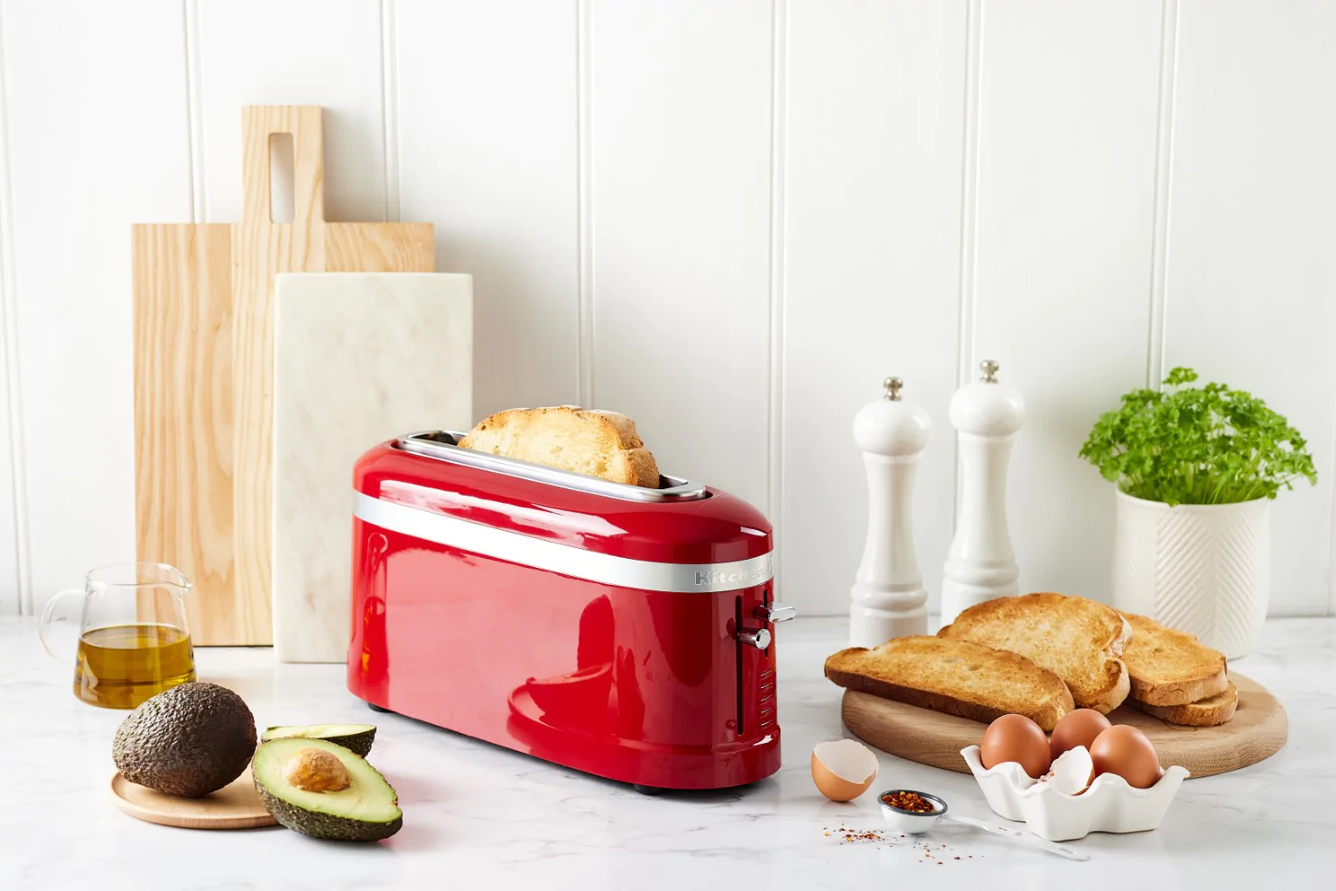 KitchenAid 4-Slice Empire Red Long Slot Toaster with High-Lift Lever