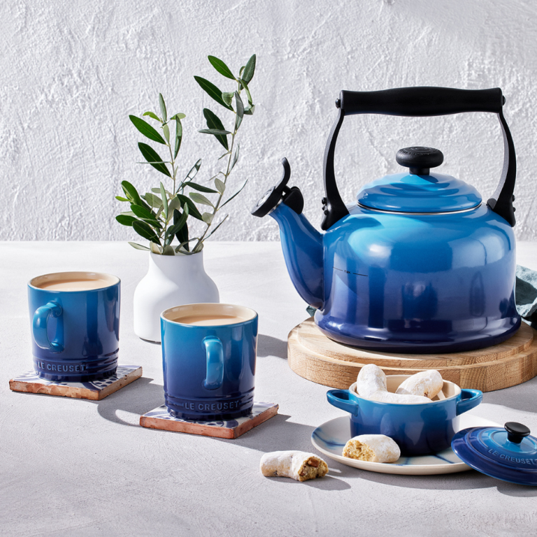 https://www.chefscomplements.co.nz/wp-content/uploads/2022/11/Tradtional-Kettle-Azure-768x768.png