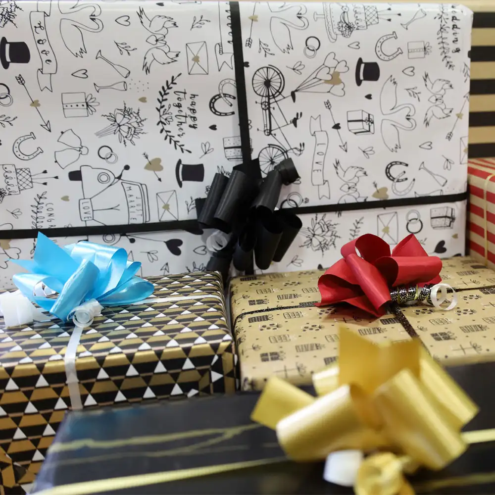 https://www.chefscomplements.co.nz/wp-content/uploads/2023/05/Premium-Gift-Wrapping-WebP.webp