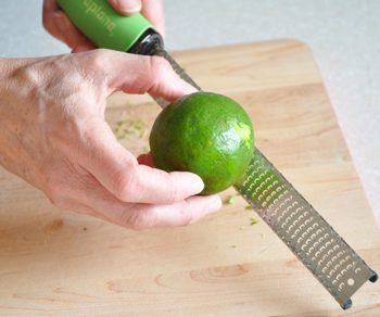 15365 – Premium Series Zester Grater – Green LS2