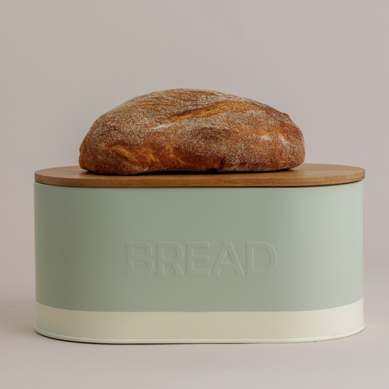 Typhoon Oben Bread Bin with Serrated Bread Knife (2)