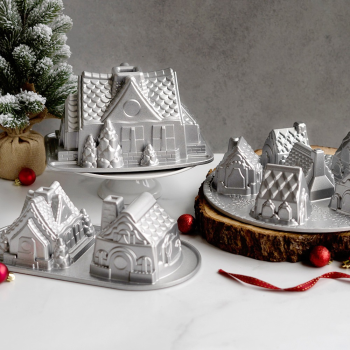 nordic-ware-gingerbread-house-silver-4