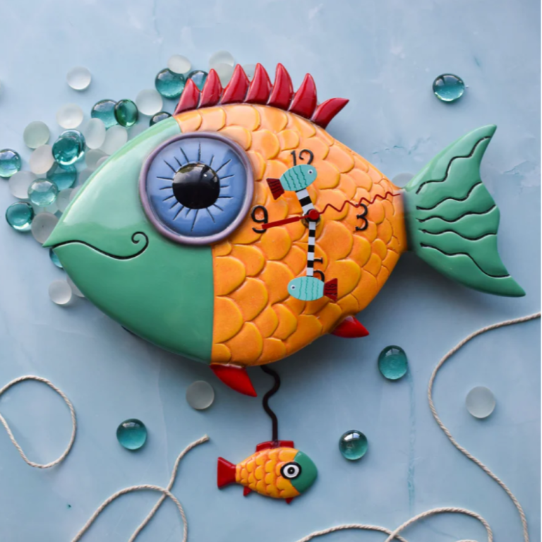 wide-eyed-fishy-clock-2